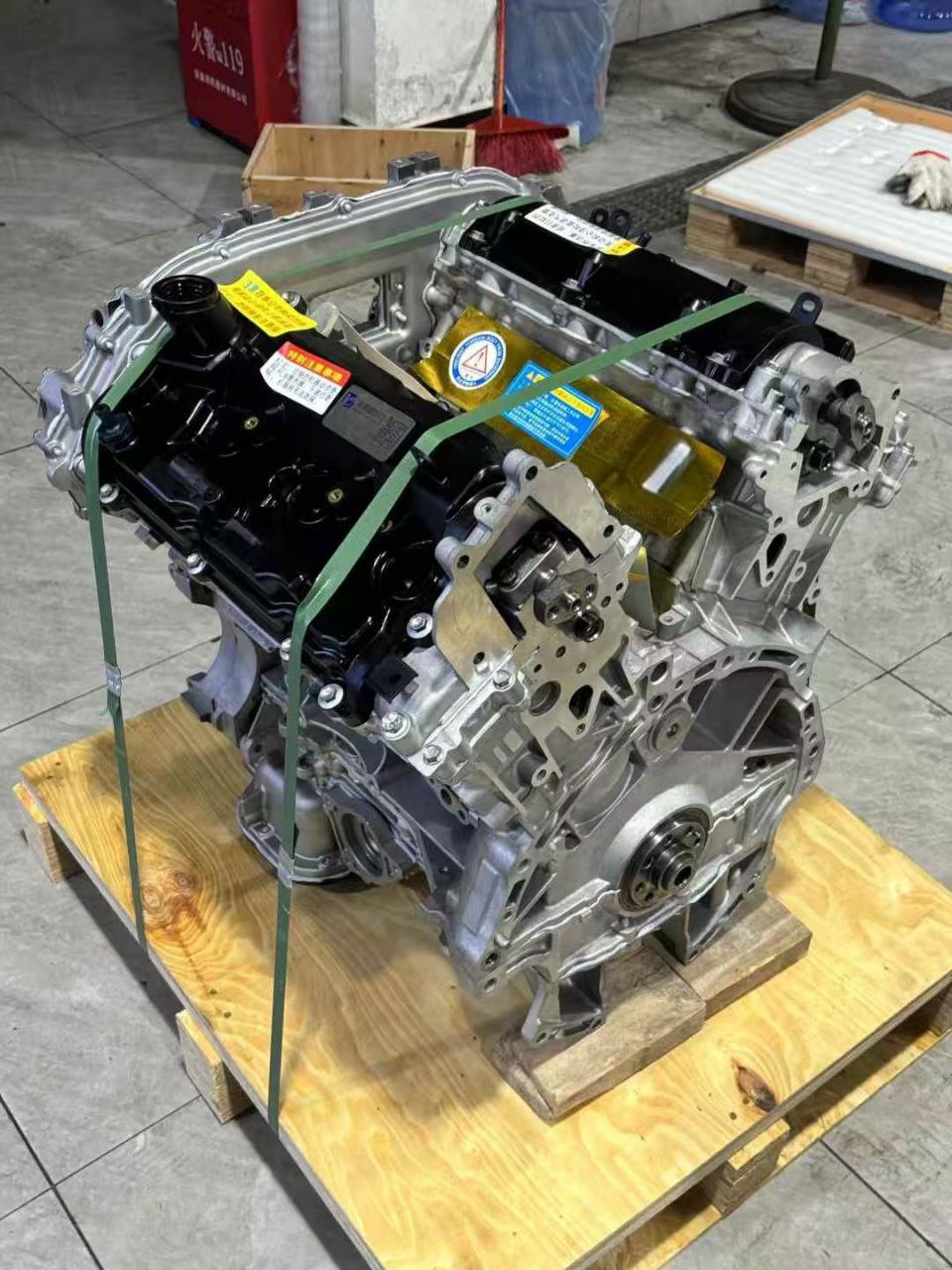 Двигатель Nissan VQ37VHR 3.7 (10102-1NCAD) — изображение 2