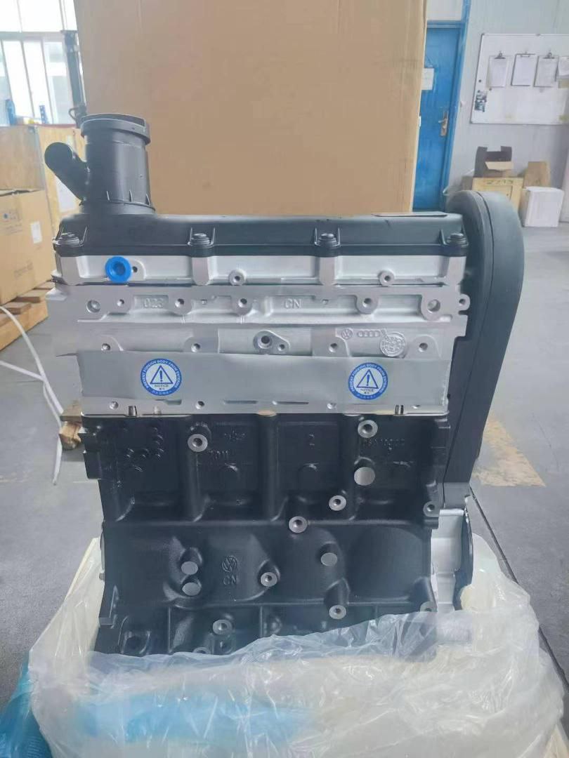 Двигатель новый Volkswagen AKL 1.6 (06A100098X)